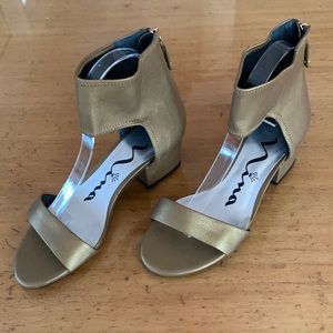 Nina sandals size 7.5, zip back, never worn.